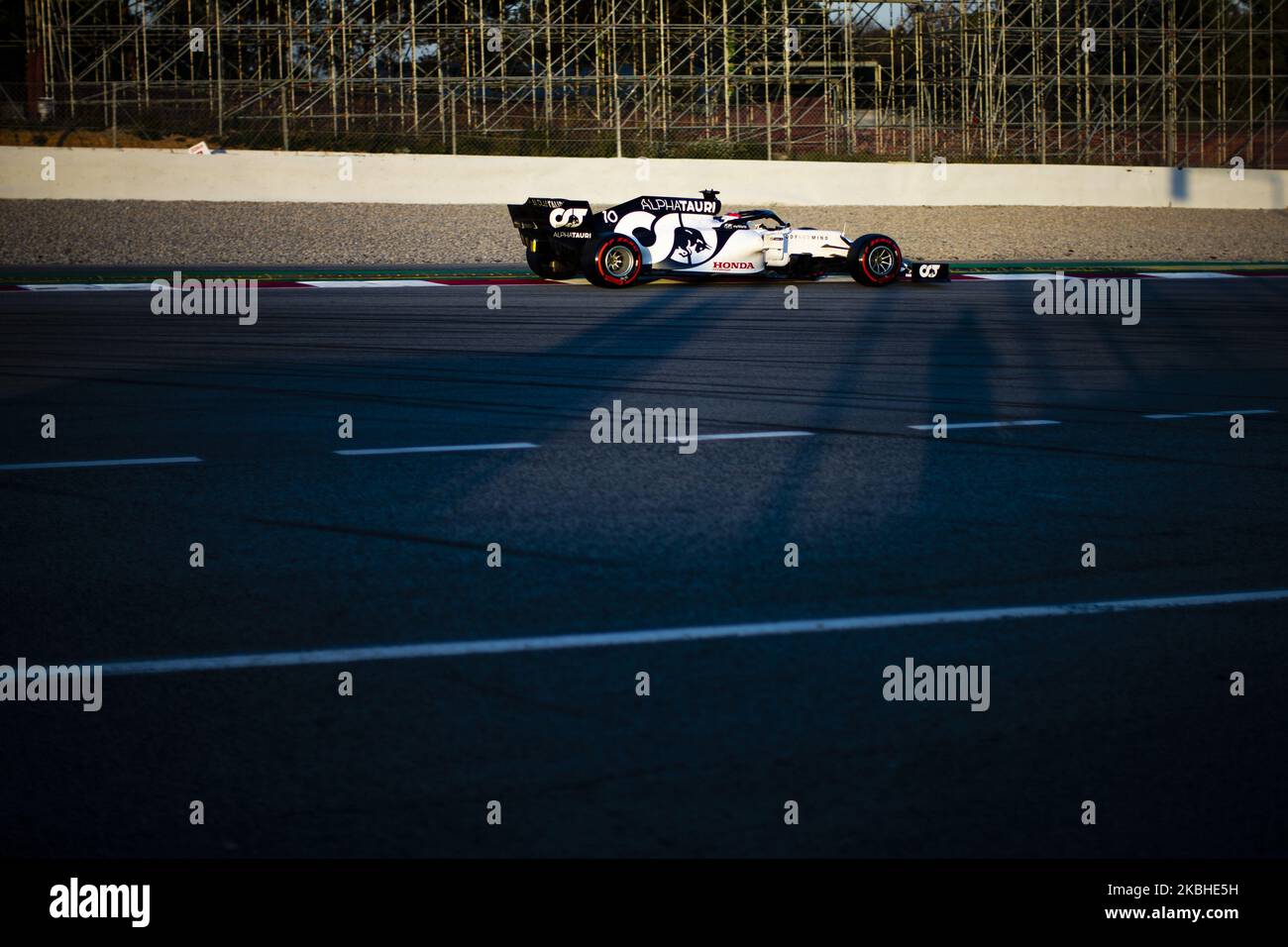 10 GASLY Pierre (fra), Scuderia Alpha Tauri AT01 Honda, in azione durante i test invernali di Formula 1 sul circuito di Barcellona - Catalunya il 21 febbraio 2020 a Barcellona, Spagna. (Foto di Xavier Bonilla/NurPhoto) Foto Stock