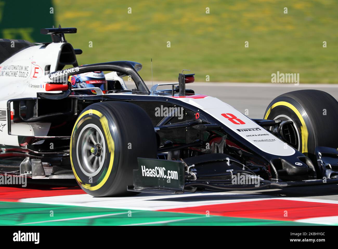 Romain Grosjean e l'Haas VF-20 durante il giorno 4 della prova di formula 1, il 26 febbraio 2020, a Barcellona, Spagna. -- (Foto di Urbanandsport/NurPhoto) Foto Stock