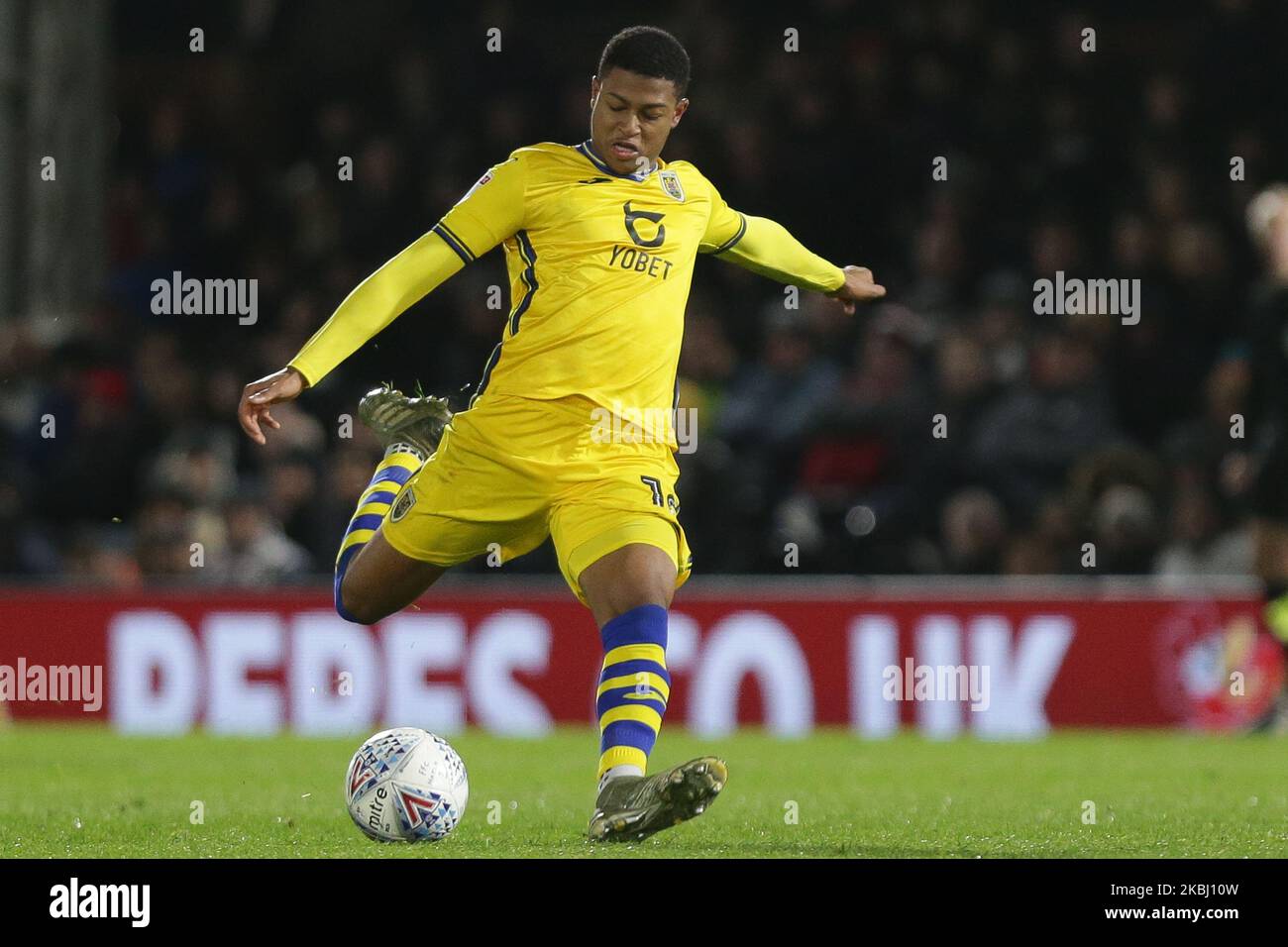 Rhian Brewster di Swansea City spara durante la partita del Campionato Sky Bet tra Fulham e Swansea City a Craven Cottage, Londra, mercoledì 26th febbraio 2020. (Foto di Jacques Feeney/MI News/NurPhoto) Foto Stock