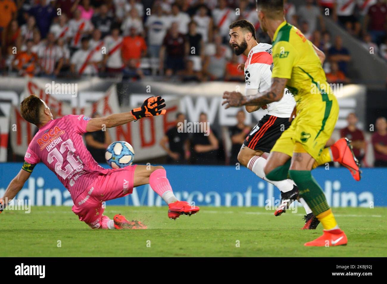 Lucas Pratto fronta' la partita di portiere tra River Plate e Defensa y Justicia come parte della Superliga 2019/20 allo Stadio Antonio Vespucio liberi, a Buenos Aires, in Argentina, il 1 Marzo 2020. (Foto di Manuel Cortina/NurPhoto) Foto Stock