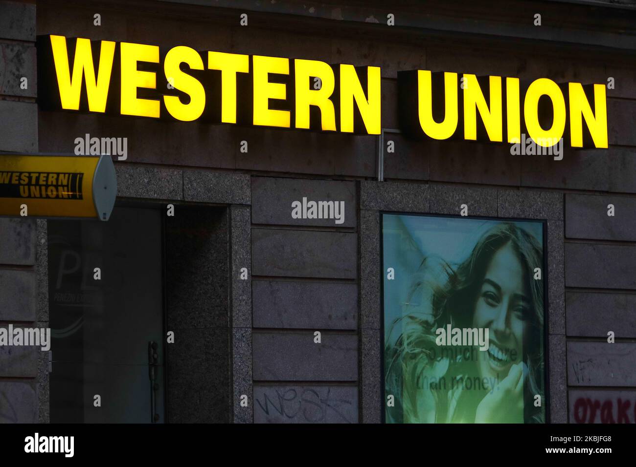 Servizio di trasferimento di denaro di Western Union a Praga, Repubblica Ceca il 1 marzo 2020. (Foto di Jakub Porzycki/NurPhoto) Foto Stock