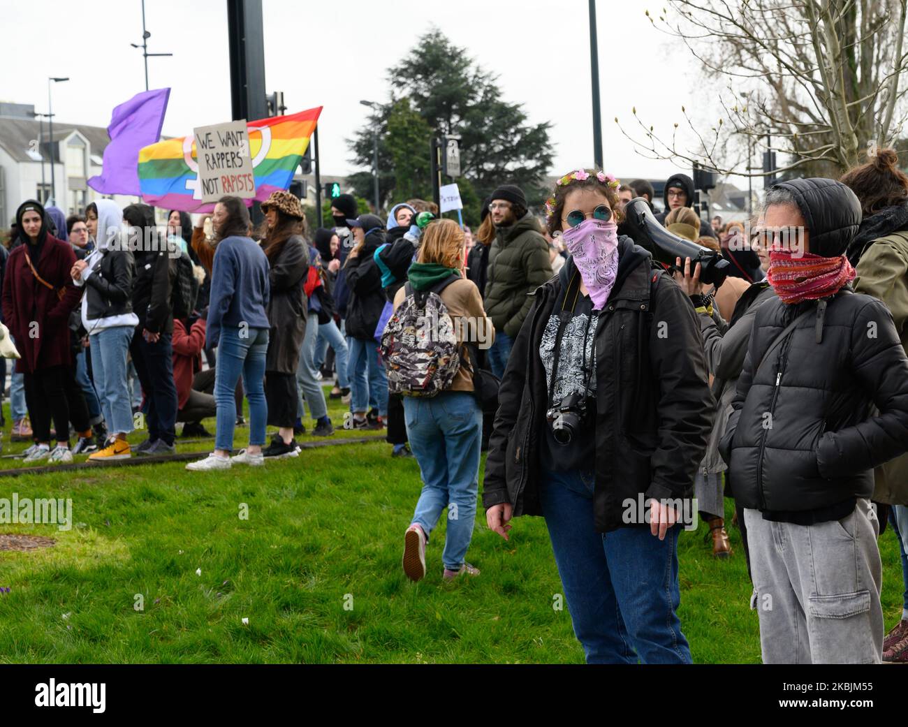 Associazioni femministe, donne, LGBTI, hanno marciato a Nantes il 8 2020 marzo, in occasione della Giornata internazionale dei diritti della donna, per denunciare la società patriarcale, il sessismo e la violenza (anche femminicidi) di cui le donne sono vittime. (Foto di Estelle Ruiz/NurPhoto) Foto Stock