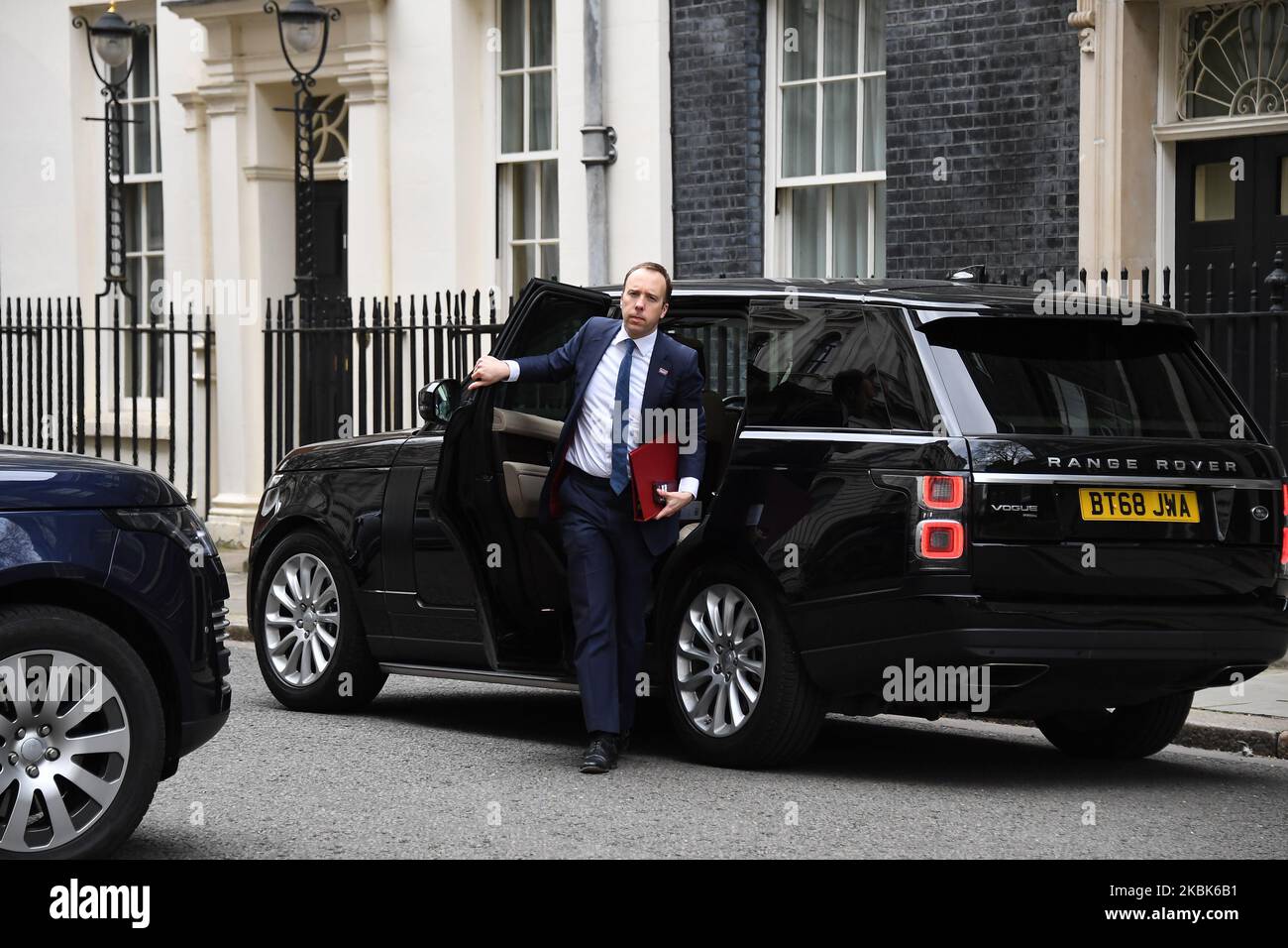 Il Segretario alla Salute Matt Hancock arriva al 10 Downing Street nel centro di Londra il 18 marzo 2020. Mercoledì il governo britannico svelerà una serie di poteri di emergenza per affrontare l'epidemia di coronavirus, comprese proposte che consentono alla polizia di detenere persone potenzialmente infette da testare. (Foto di Alberto Pezzali/NurPhoto) Foto Stock