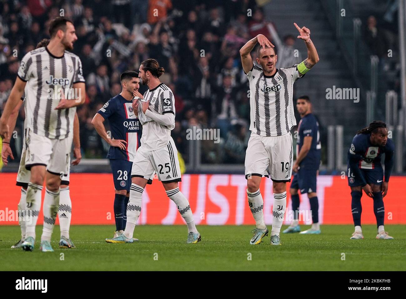 Leonardo Bonucci della Juventus FC festeggia dopo aver segnato il gol del 1-1 durante la partita di calcio del Champions League Group H tra Juventus FC e Pa Foto Stock