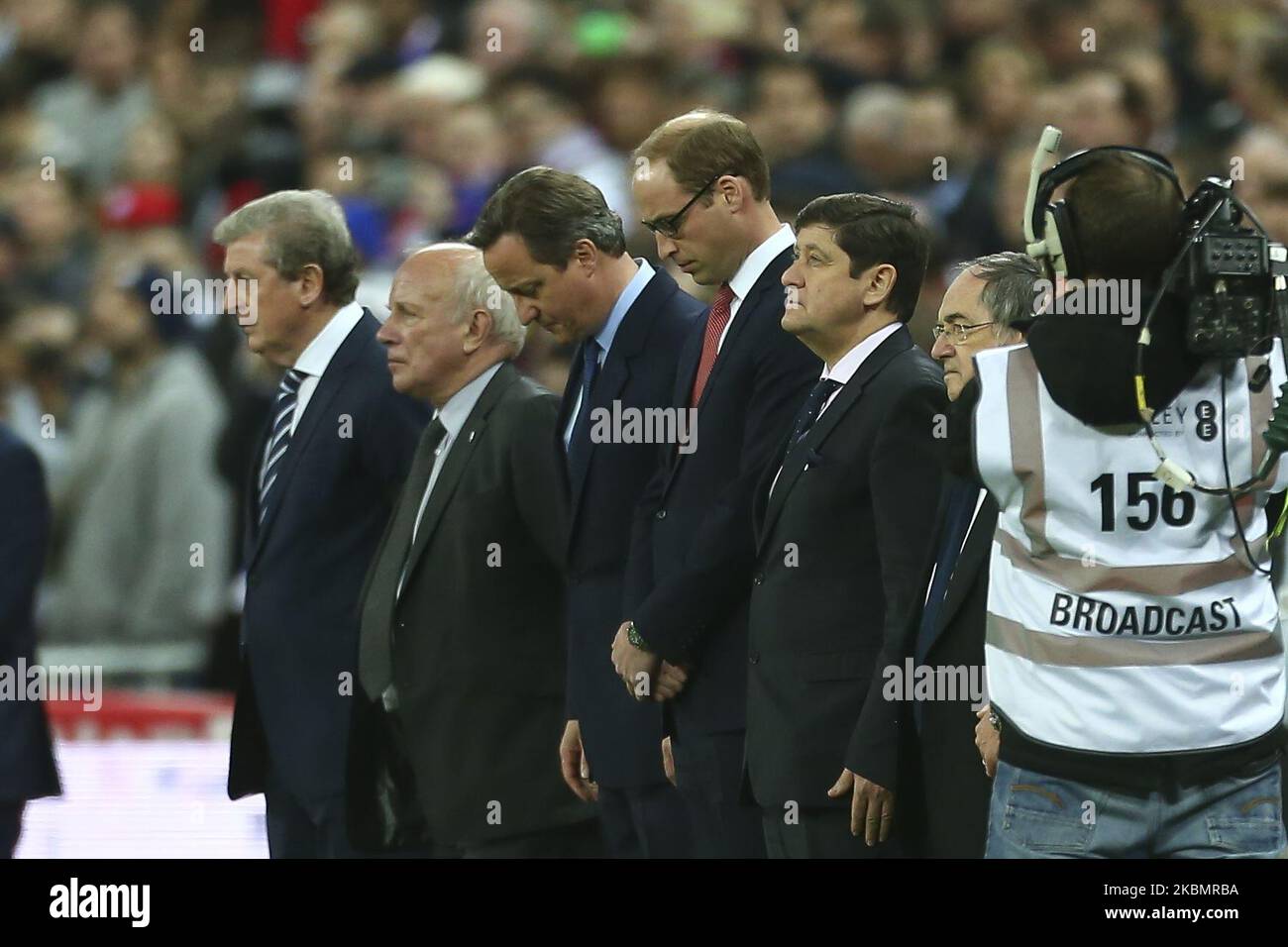 Roy Hodgson, il manager inglese, David Cameron, il primo ministro e il principe William HRH durante la partita internazionale amichevole tra Inghilterra e Francia al Wembley Stadium il martedì 17th November2015. (Foto di Ryan Dinham/MI News/NurPhoto) Foto Stock