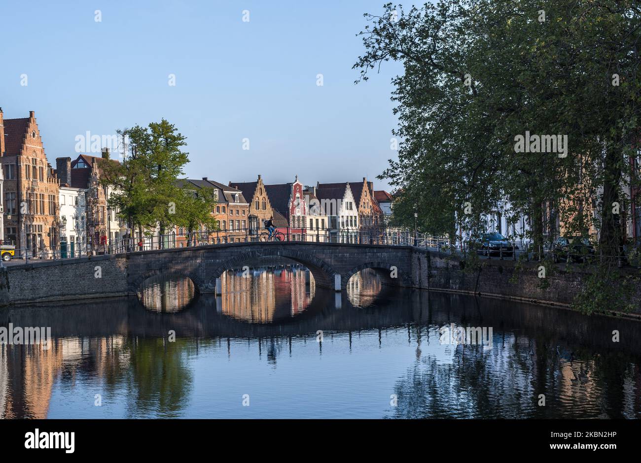 Una visione generale di Bruges, Belgio, il 27 aprile 2020. L'industria europea del turismo circa un miliardo di euro al mese in entrate perse a causa dell'epidemia di coronavirus (COVID-19). (Foto di Jonathan Raa/NurPhoto) Foto Stock