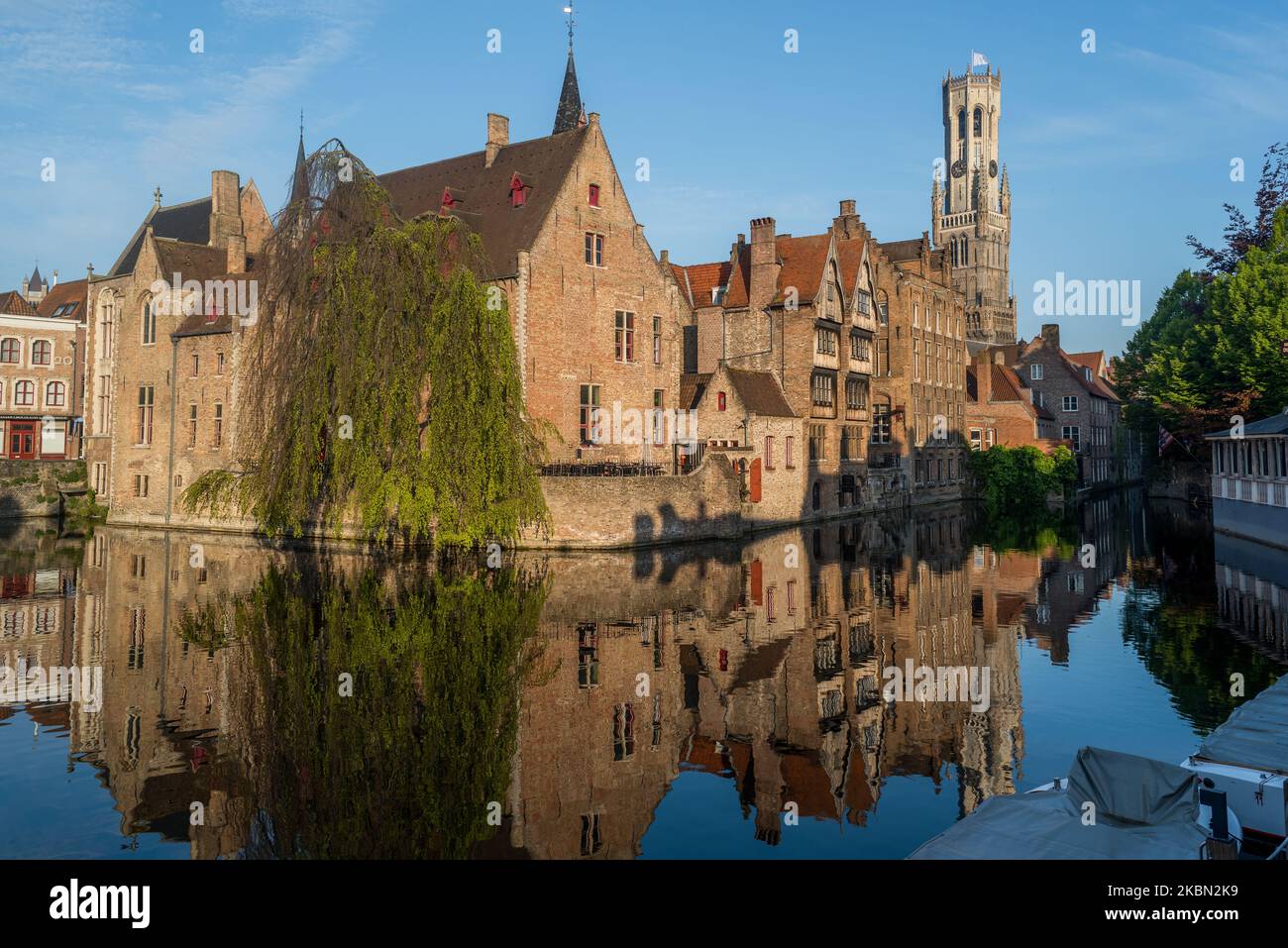 Una visione generale di Bruges, Belgio, il 27 aprile 2020. L'industria europea del turismo circa un miliardo di euro al mese in entrate perse a causa dell'epidemia di coronavirus (COVID-19). (Foto di Jonathan Raa/NurPhoto) Foto Stock