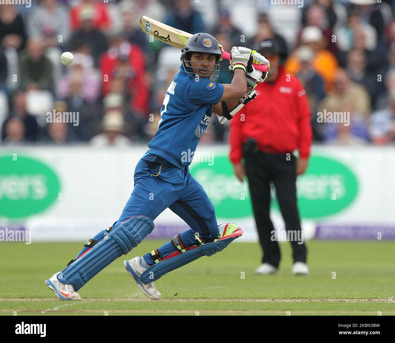 Dinesh Chandimal dello Sri Lanka battendo durante il 2nd ODI tra Inghilterra e Sri Lanka presso l'Emirates Riverside, Chester le Street Domenica 25h Maggio 2014 (Foto di Mark Fletcher/MI News/NurPhoto) Foto Stock