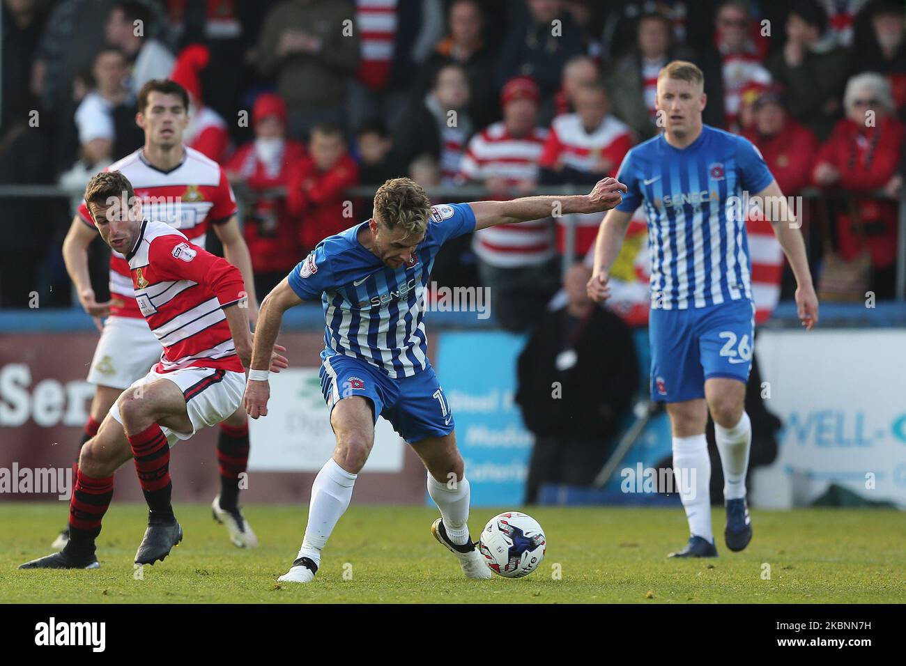 Nicky Deverdics di Hartlepool si è Unito in azione con Matty Blair di Doncaster Rovers durante la partita SKY Bet League 2 tra Hartlepool United e Doncaster Rovers a Victoria Park, Hartlepool, Regno Unito il 6th maggio 2017. (Foto di Mark Fletcher/MI News/NurPhoto) Foto Stock