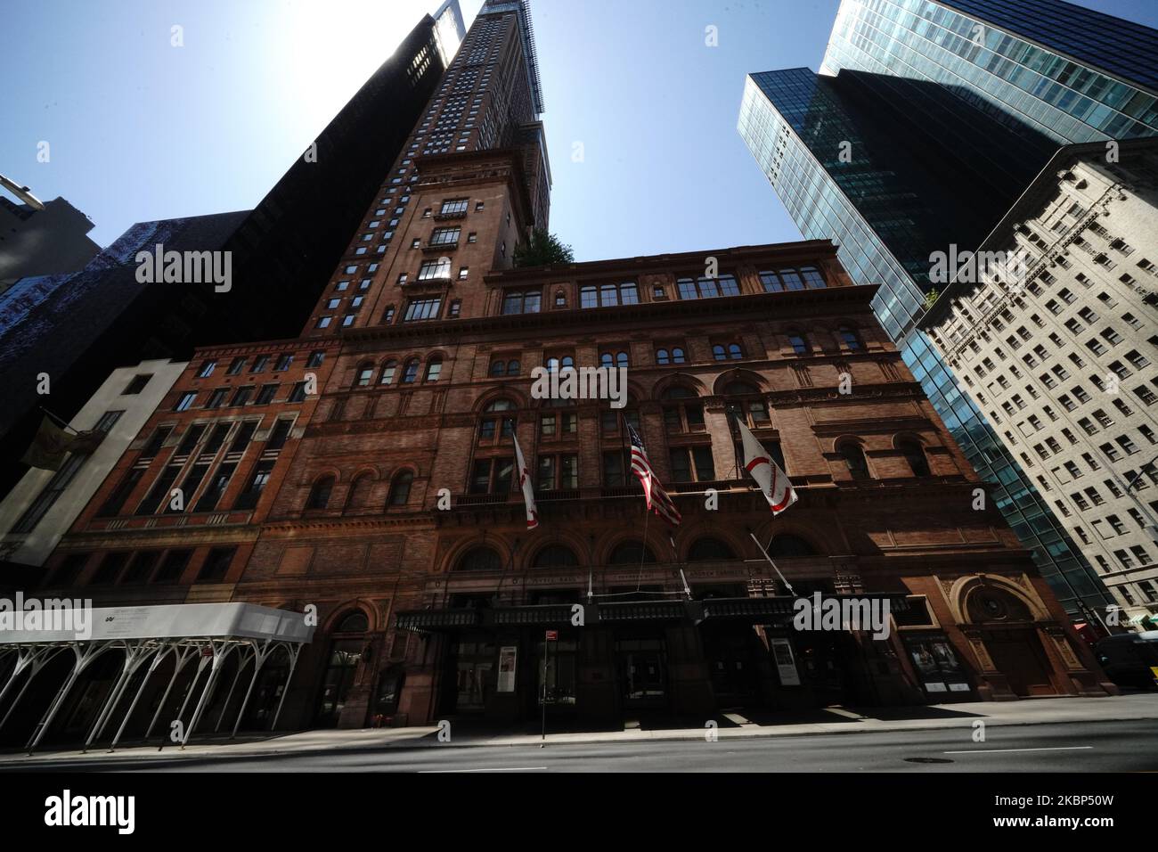 Una vista della Carnegie Hall durante la pandemia di coronavirus il 20 maggio 2020 a New York City. Il COVID-19 si è diffuso nella maggior parte dei paesi del mondo, mietendo oltre 316.000 vittime e riportando oltre 4,8 milioni di infezioni. (Foto di John Nacion/NurPhoto) Foto Stock