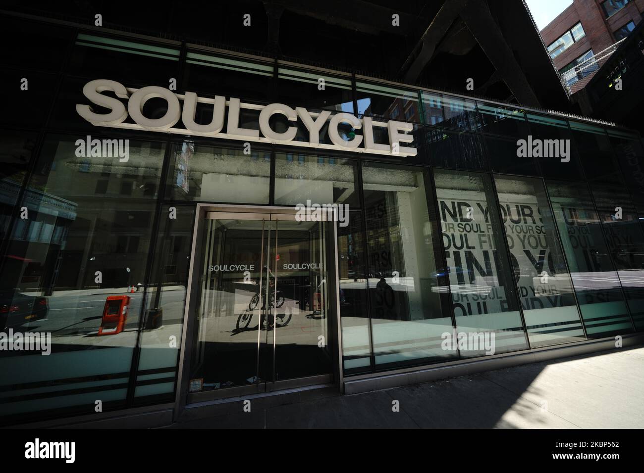 Una vista del Soul Cycle durante la pandemia di coronavirus il 20 maggio 2020 a New York City. Il COVID-19 si è diffuso nella maggior parte dei paesi del mondo, mietendo oltre 316.000 vittime e riportando oltre 4,8 milioni di infezioni. (Foto di John Nacion/NurPhoto) Foto Stock