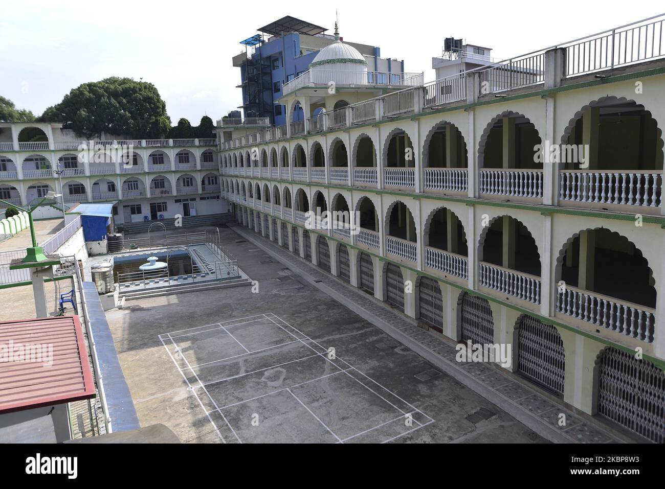 Una vista della Moschea vuota di Kashmiri JaME su Eid al-Fitr durante il blocco completo della nazione per quanto riguarda la diffusione del virus Corona (COVID-19) alla moschea di Kashmiri JaME a Kathmandu, Nepal Lunedi, 25 maggio 2020. EID è celebrata come la conclusione del digiuno dall'alba al tramonto lungo un mese del Ramadan. Il governo nepalese ha annunciato una festa pubblica per la celebrazione dell'Eid al-Fitr. (Foto di Narayan Maharjan/NurPhoto) Foto Stock