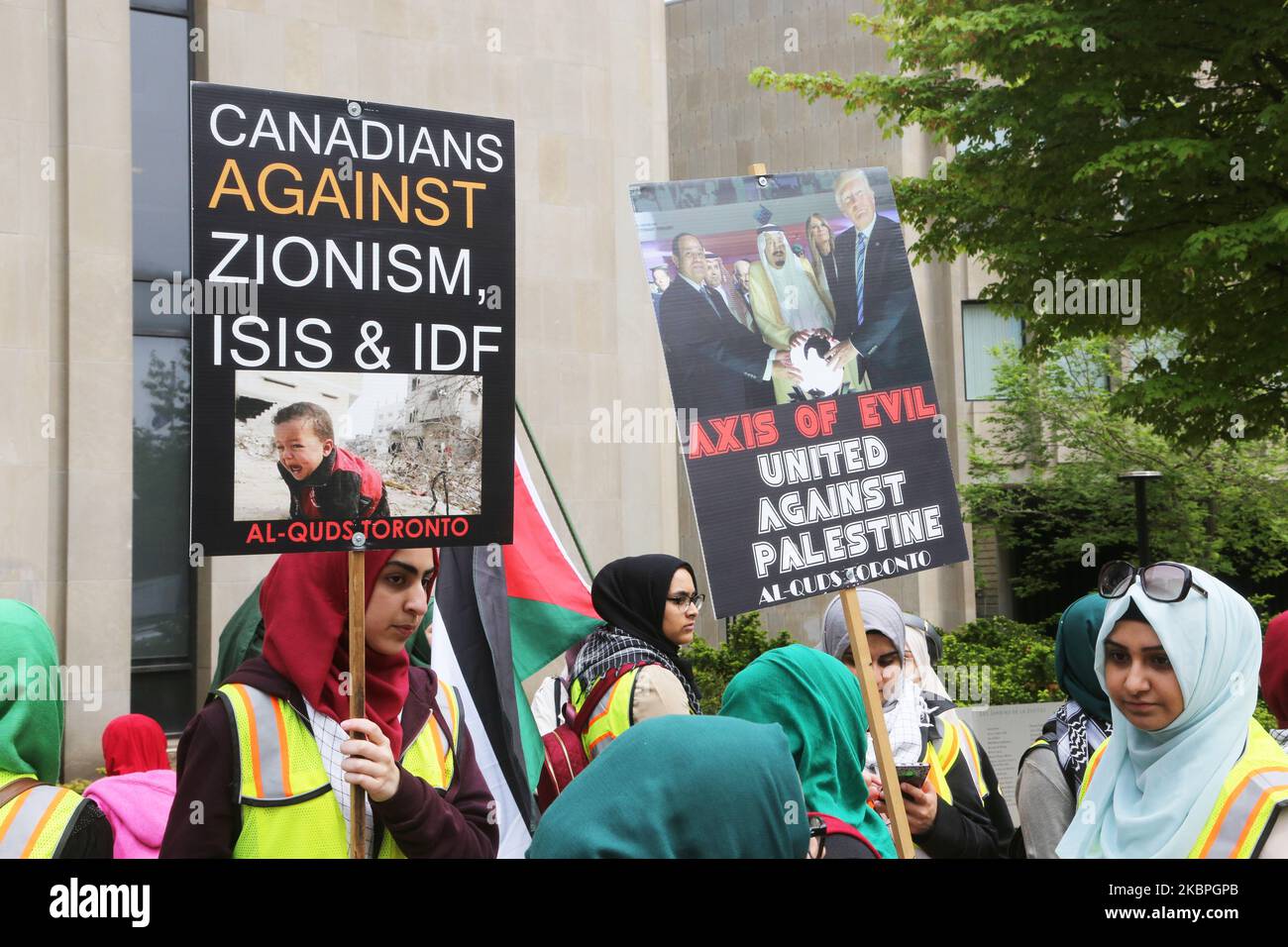 Al Quds Day (al-Quds Day) si raduna al di fuori del consolato statunitense a Toronto, Ontario, Canada il 01 maggio 2019. I raduni al Quds Day si sono svolte in oltre 800 città in tutto il mondo per denunciare la continua occupazione della Palestina da parte di Israele. 'Al Quds' è il nome arabo di Gerusalemme, è un evento annuale che si è tenuto l'ultimo venerdì del Ramadan, iniziato dalla Repubblica islamica dell'Iran nel 1979 per esprimere sostegno ai palestinesi e opporsi al sionismo e a Israele. (Foto di Creative Touch Imaging Ltd./NurPhoto) Foto Stock