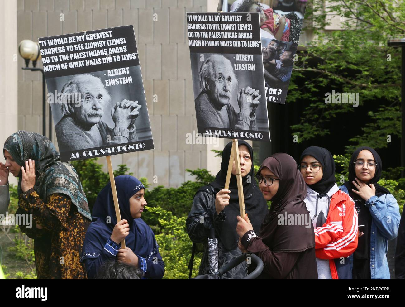 Al Quds Day (al-Quds Day) si raduna al di fuori del consolato statunitense a Toronto, Ontario, Canada il 01 maggio 2019. I raduni al Quds Day si sono svolte in oltre 800 città in tutto il mondo per denunciare la continua occupazione della Palestina da parte di Israele. 'Al Quds' è il nome arabo di Gerusalemme, è un evento annuale che si è tenuto l'ultimo venerdì del Ramadan, iniziato dalla Repubblica islamica dell'Iran nel 1979 per esprimere sostegno ai palestinesi e opporsi al sionismo e a Israele. (Foto di Creative Touch Imaging Ltd./NurPhoto) Foto Stock