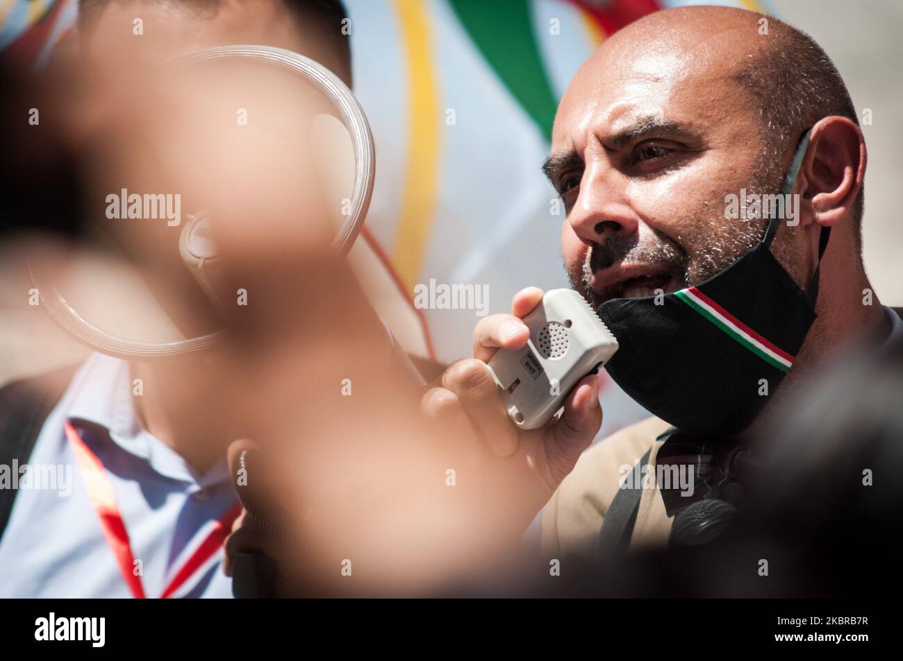 Il senatore del partito della Lega Nord Simone Pillon durante la folla Flash delle associazioni di scuole e congregazioni religiose uguali in Piazza Montecitorio, sede della Camera dei deputati, per denunciare l'eventuale chiusura di un terzo delle istituzioni il 18 giugno 2020 a Roma. (Foto di Andrea Ronchini/NurPhoto) Foto Stock