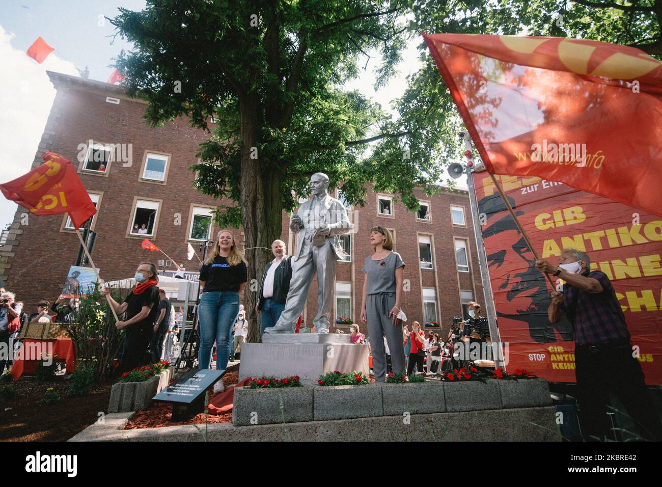 La statua di lenin viene svelata a Gelsenkirchen, Germania, il 20 giugno 2020 (Foto di Ying Tang/NurPhoto) Foto Stock