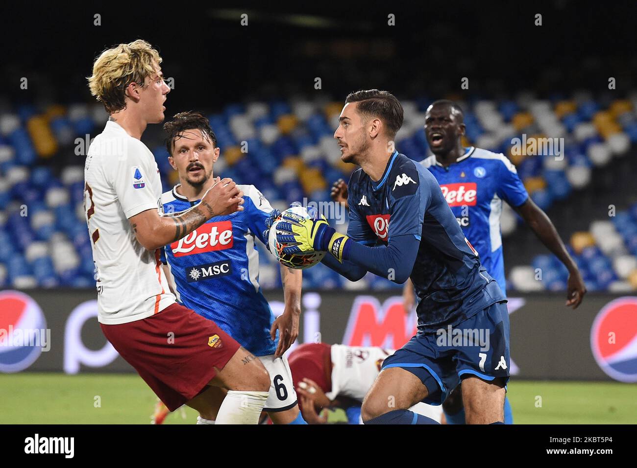 Alex Meret di SSC Napoli durante la Serie A match tra SSC Napoli e ROMA allo Stadio San Paolo Napoli il 5 luglio 2020. (Foto di Franco Romano/NurPhoto) Foto Stock