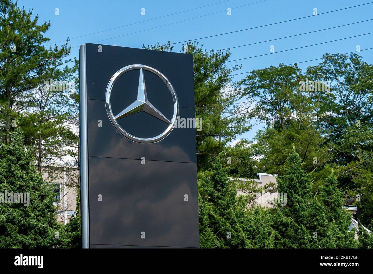 Una visione della concessionaria Mercedes-Benz a Queens, New York, USA., il 4 luglio 2020. (Foto di John Nacion/NurPhoto) Foto Stock