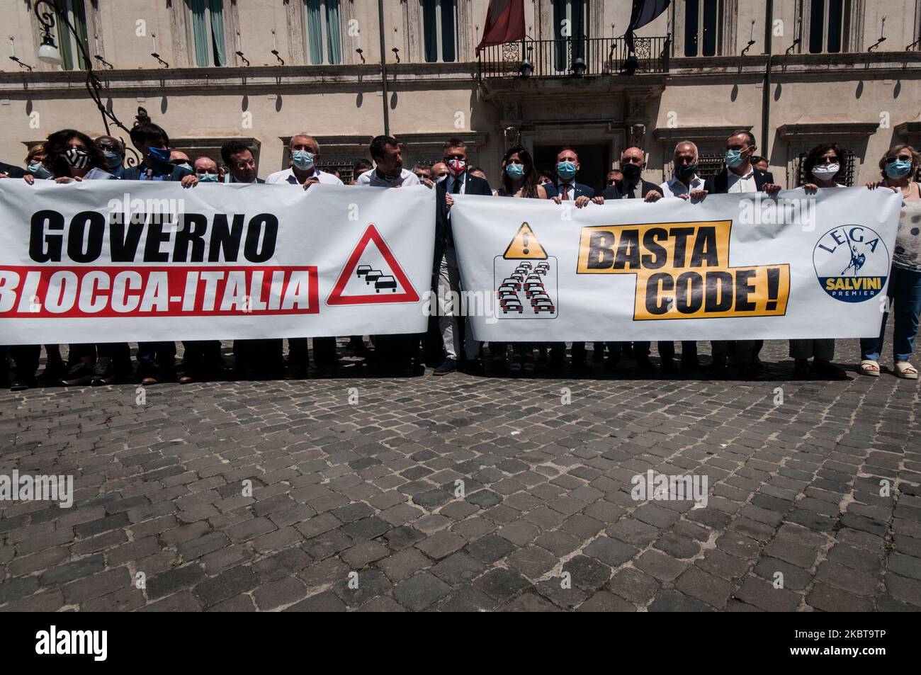 Il leader del partito politico Lega Matteo Salvini protesta durante una manifestazione chiamata 'Blocca Italia' (Block Italy) il 9 luglio 2020 a Roma. Il leader della Lega sta protestando contro il governo italiano che ritiene stia bloccando l'economia italiana e di chiedere il rilascio della situazione di autostrade S.p.A. (Foto di Andrea Ronchini/NurPhoto) Foto Stock
