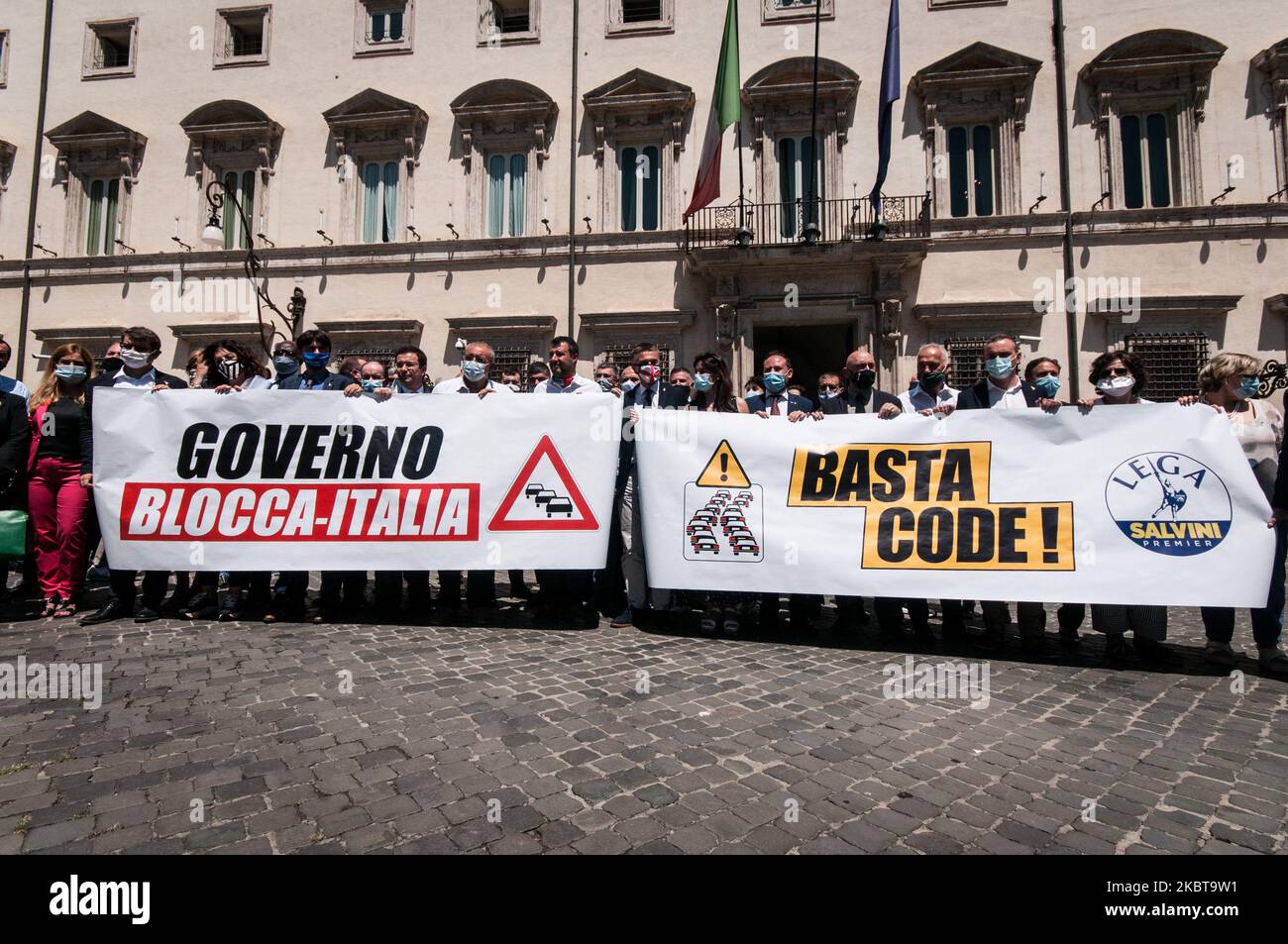 Il leader del partito politico Lega Matteo Salvini protesta durante una manifestazione chiamata 'Blocca Italia' (Block Italy) il 9 luglio 2020 a Roma. Il leader della Lega sta protestando contro il governo italiano che ritiene stia bloccando l'economia italiana e di chiedere il rilascio della situazione di autostrade S.p.A. (Foto di Andrea Ronchini/NurPhoto) Foto Stock