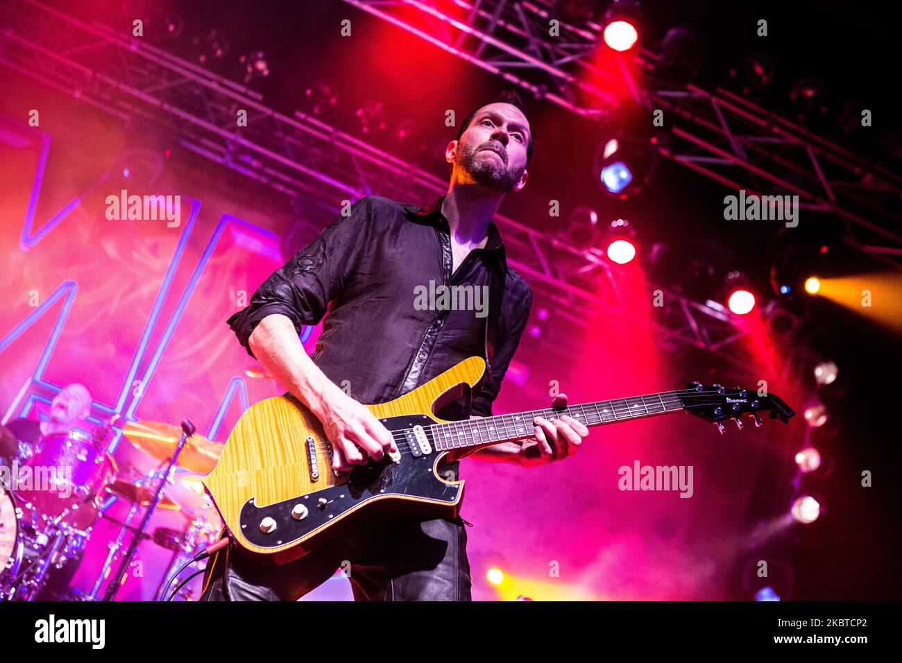 Paul Gilbert di MR. Big suona dal vivo a Milano il 21 2014 dicembre (Foto di Mairo Cinquetti/NurPhoto) Foto Stock