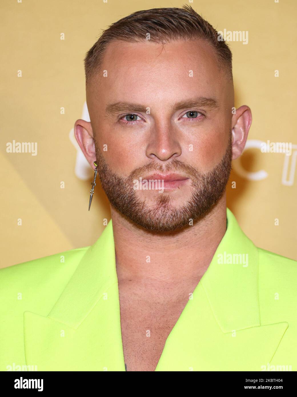 WEST HOLLYWOOD, LOS ANGELES, CALIFORNIA, USA - 03 NOVEMBRE: August Getty arriva al Gala dell'AMFAR 2022 di Los Angeles che si tiene presso il Pacific Design Center il 3 novembre 2022 a West Hollywood, Los Angeles, California, Stati Uniti. (Foto di Xavier Collin/Image Press Agency) Foto Stock