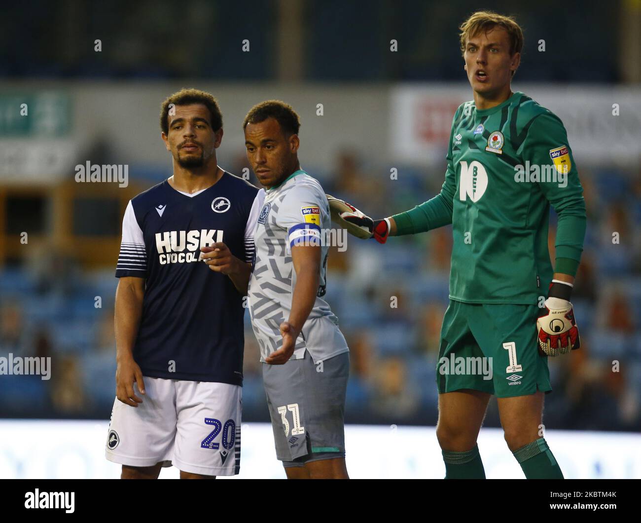 LONDRA, Regno Unito, 14 LUGLIO: L-R Mason Bennett di Millwall Blackburn Rovers' Elliott Bennett e Blackburn Rovers' Christian Walton durante il campionato EFL Sky Bet tra Millwall e Blackburn Rovers al Den Stadium, Londra il 14th luglio 2020 (Photo by Action Foto Sport/NurPhoto) Foto Stock