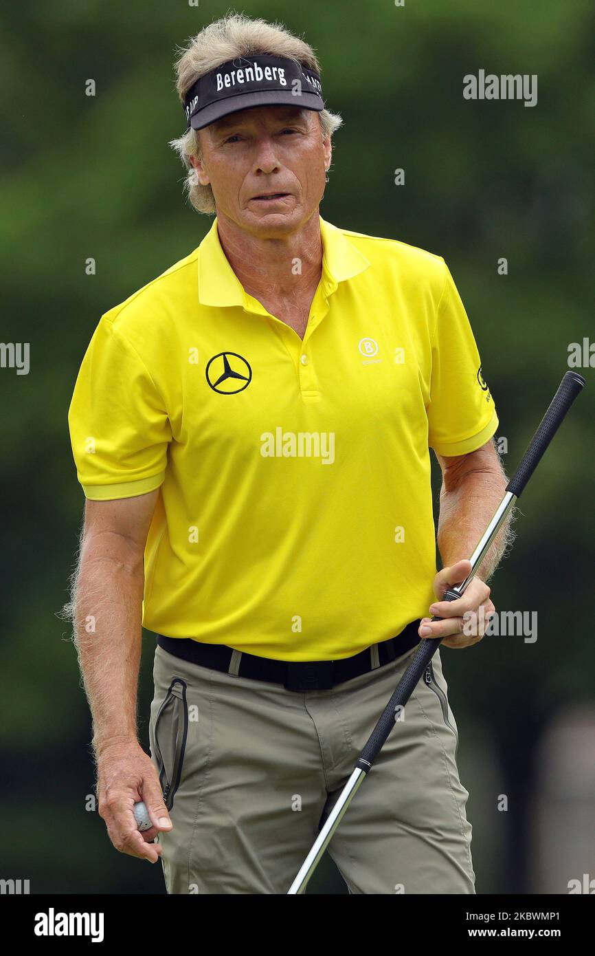 Bernhard Langer della Germania reagisce al suo birdie sul primo green durante il secondo round dell'Ally Challenge presentato da McLaren al Warwick Hills Golf & Country Club, Grand Blanc, MI, USA Sabato, Agosto 1, 2020. (Foto di Jorge Lemus/NurPhoto) Foto Stock
