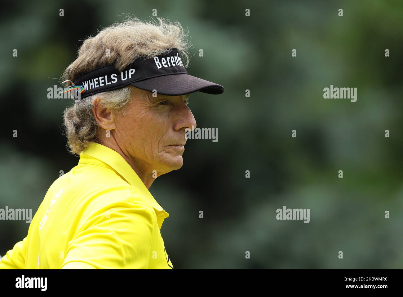 Bernhard Langer di Germania attende sul secondo tee durante il secondo round dell'Ally Challenge presentato da McLaren al Warwick Hills Golf & Country Club, Grand Blanc, MI, USA Sabato, Agosto 1, 2020. (Foto di Jorge Lemus/NurPhoto) Foto Stock