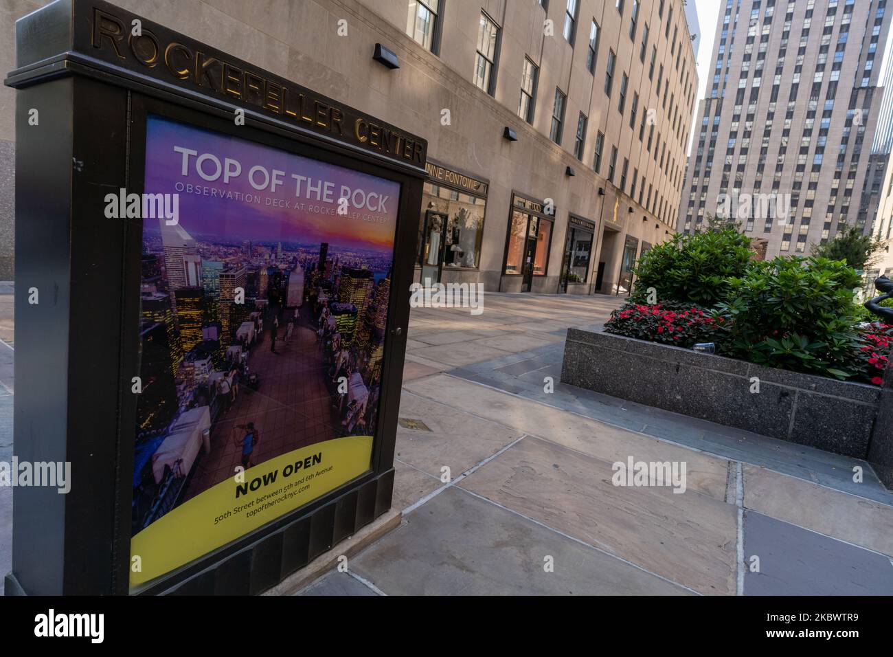 La piattaforma di osservazione Top of the Rock riapre a New York. New York City continua la fase 4 della riapertura a seguito delle restrizioni imposte per rallentare la diffusione del coronavirus il 6 agosto 2020 a New York City. La quarta fase permette di praticare arti e intrattenimento all'aperto, eventi sportivi senza tifosi e produzioni mediatiche. (Foto di John Nacion/NurPhoto) Foto Stock