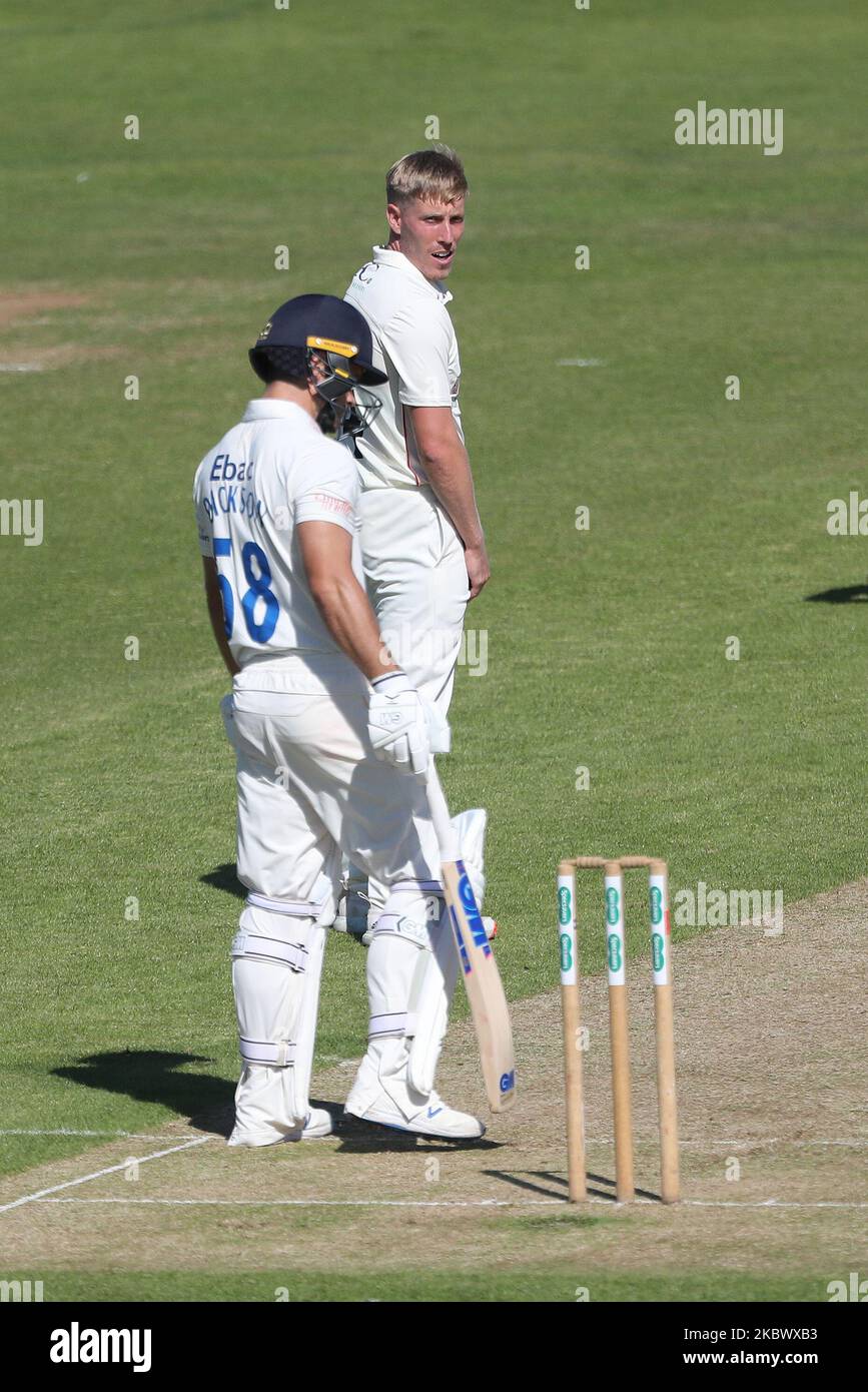 Luke Wood di Lancashire ha parole con Sean Dickson di Durham durante la partita del Bob Willis Trophy tra il Durham County Cricket Club e il Lancashire a Emirates Riverside, Chester le Street, sabato 8th agosto 2020. (Foto di Mark Fletcher/MI News/NurPhoto) Foto Stock