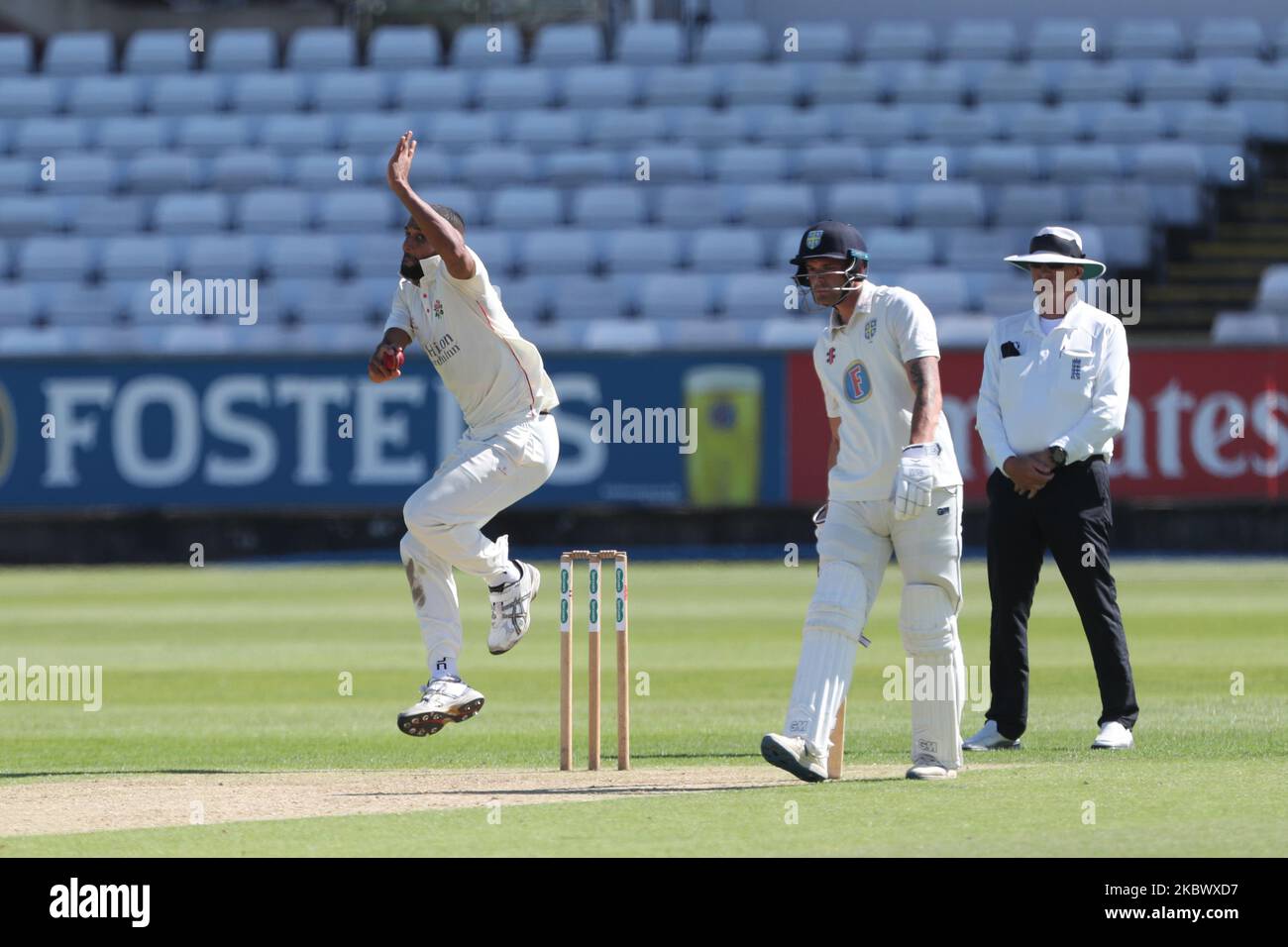 Il bowling Liam Hurt of Lancashire durante la partita del Bob Willis Trophy tra il Durham County Cricket Club e il Lancashire a Emirates Riverside, Chester le Street sabato 8th agosto 2020. (Foto di Mark Fletcher/MI News/NurPhoto) Foto Stock