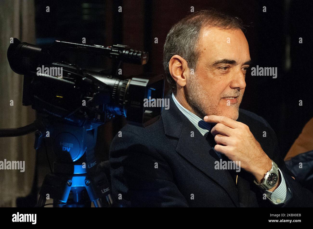 Torino, Italia. Febbraio 8, 2010. Alberto Barbera, attuale direttore del Festival Internazionale del Cinema di Venezia durante un'intervista Foto Stock