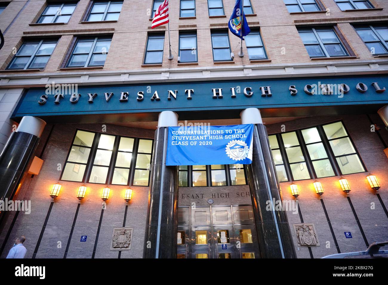 Una visione della Stuyvesant High School di Manhattan come New York City, Stati Uniti continua la fase 4 di riapertura a seguito delle restrizioni imposte per rallentare la diffusione del coronavirus il 11 agosto 2020 a New York City, Stati Uniti. La quarta fase permette di praticare arti e intrattenimento all'aperto, eventi sportivi senza tifosi e produzioni mediatiche. Le scuole possono riaprire, N.Y. Governatore Cuomo dice, in contrasto con gran parte degli Stati Uniti (Foto di John Nacion/NurPhoto) Foto Stock