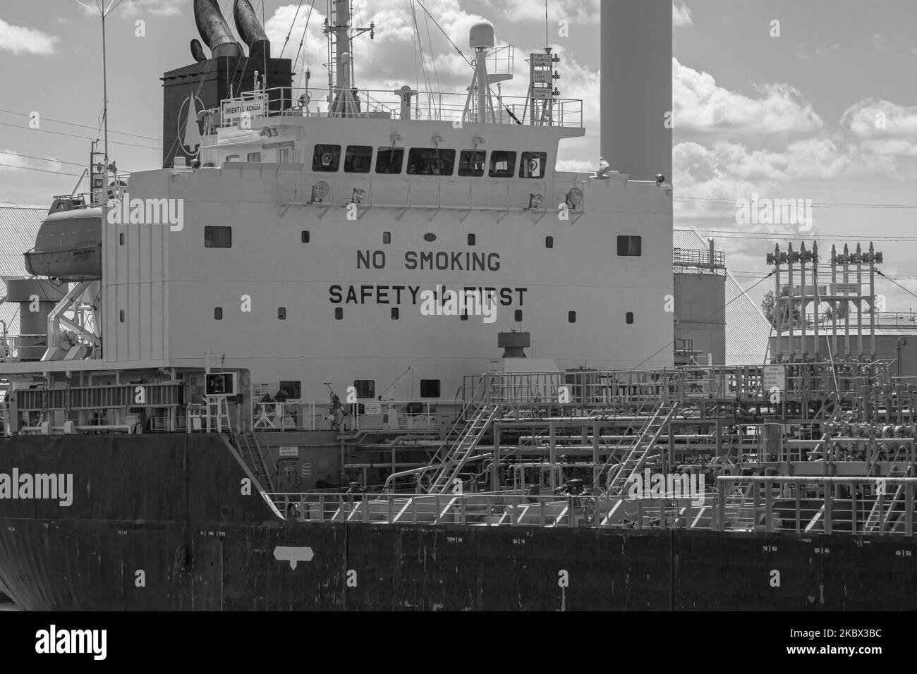 Un colpo di petroliera nel porto di Anversa, Fiandre, Belgio Foto Stock