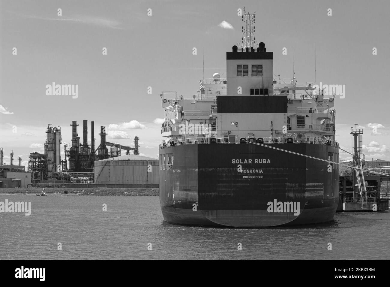 Petroliera nel porto di Anversa, Fiandre, Belgio Foto Stock