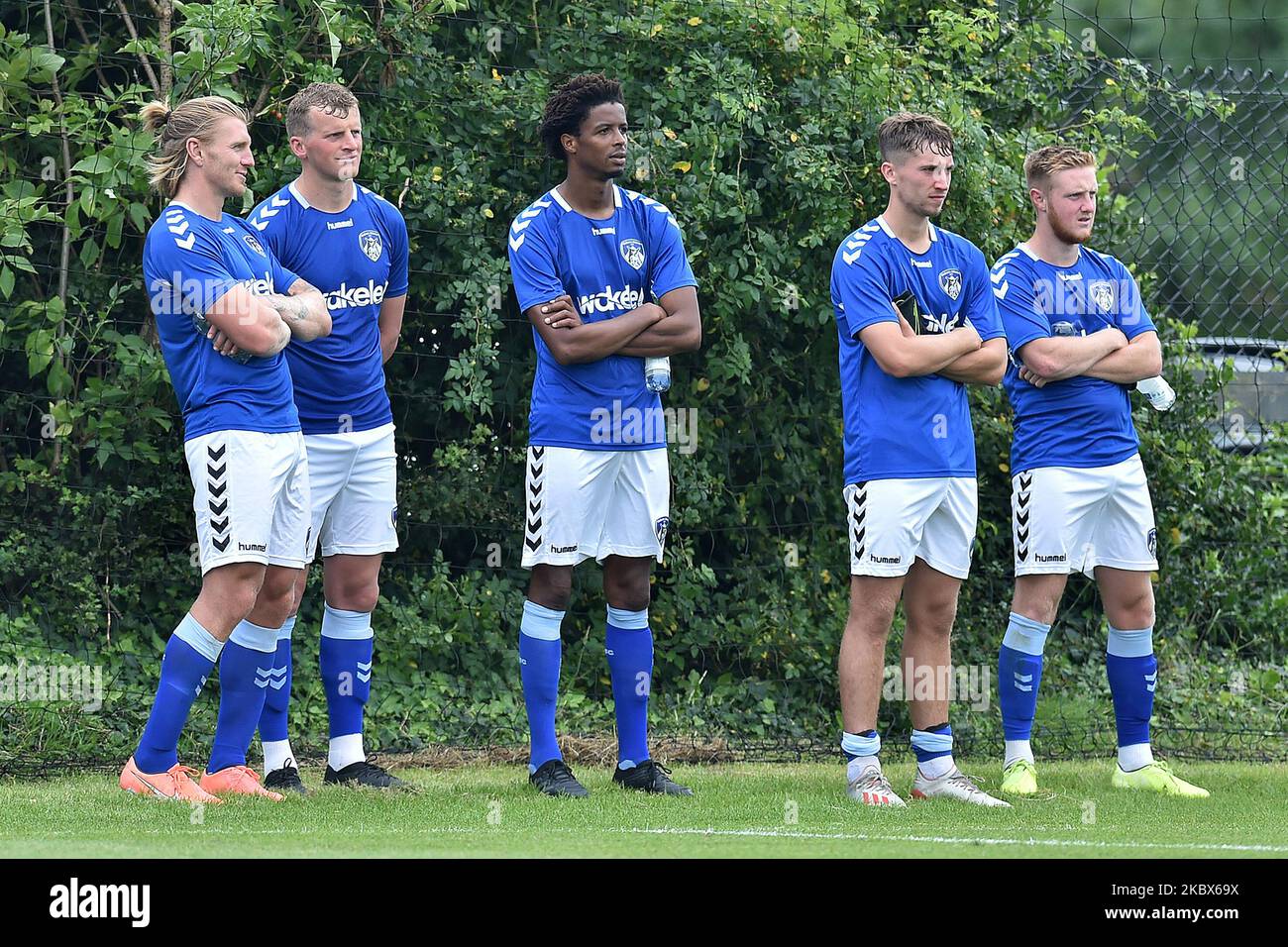 Carl Piergianni, Danny Rose, SIDO Jombati e Davis Keillor Dunn durante la partita amichevole pre-stagione tra Oldham Athletic e Accrington Stanley a Chapel Road, Oldham, Inghilterra il 15th agosto 2020. (Foto di Eddie Garvey/MI News/NurPhoto) Foto Stock