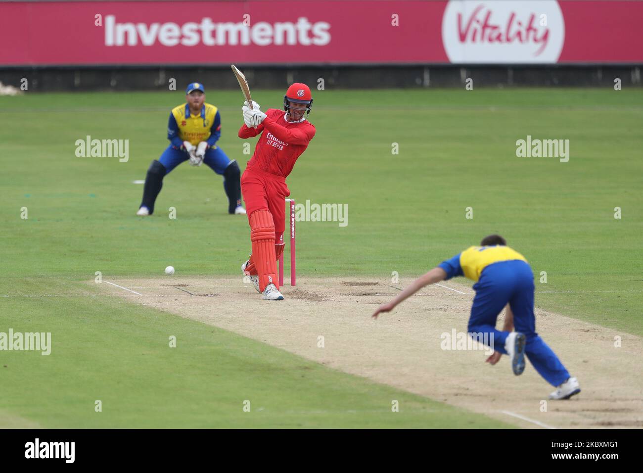 Keaton Jennings di Lancashire battendo contro Mark Wood di Durham durante la partita Vitality Blast T20 tra il Durham County Cricket Club e il Lancashire a Emirates Riverside, Chester le Street, Regno Unito, il 27 agosto 2020. (Foto di Mark Fletcher/MI News/NurPhoto) Foto Stock