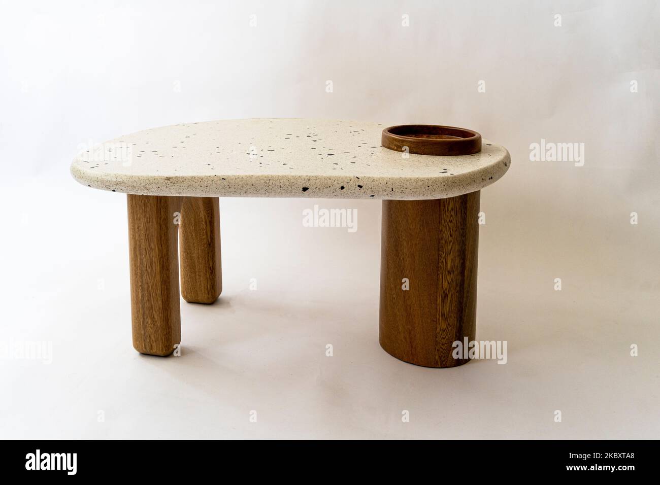 particolare del disegno di un tavolo, mobili disegnati da artisti, Foto Stock