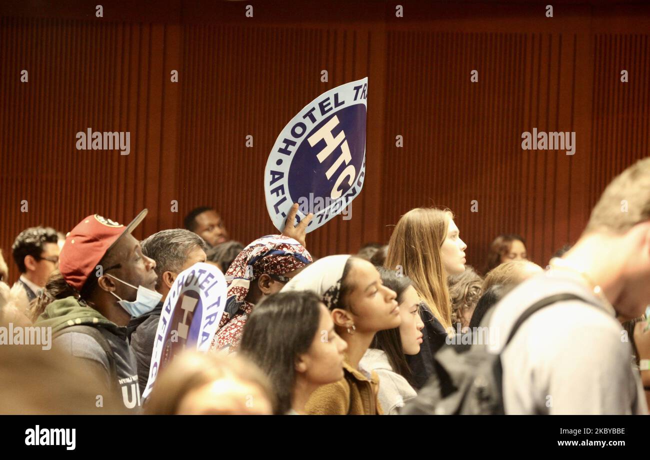 New York, Stati Uniti. 3rd Nov 2022. (NUOVO) Congresso Maloney durante le osservazioni del Vice Presidente degli Stati Uniti Harris al Barnard College di New York. 3 novembre 2022, New York, USA: Congresso Carolyn Jane Maloney durante la visita del Vice Presidente degli Stati Uniti Harris al Barnard College di New York per esprimere le sue osservazioni in occasione di un evento GOTV con il Governatore NY Kathy Hochul. All'evento sono presenti anche l'ex Segretario di Stato e candidato presidenziale per il Partito democratico, Hillary Clinton e il procuratore generale di New York Letitia James e il leader di maggioranza del Senato, Chuck Schumer e altri politici democratici Foto Stock