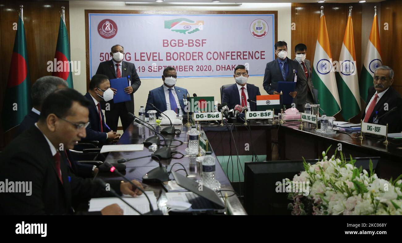 La forza di sicurezza di frontiera indiana aveva ribadito la sua politica di usare armi non letali al confine Bangladesh-India.il BSF ha rassicurato in risposta alle preoccupazioni espresse dalla Guardia di frontiera Bangladesh sulle uccisioni di frontiera. Nel corso dei colloqui, il BGB ha chiarito che in Bangladesh non esiste alcun campo di ribelli indiani. Il 19 settembre 2020 a Dhaka, Bangladesh. (Foto di Sony Ramany/NurPhoto) Foto Stock