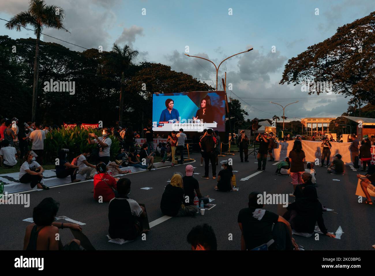 Circa centinaia di manifestanti provenienti da diverse organizzazioni giovanili, popolazioni indigene, vittime DI EJK e gruppi militanti si sono radunati e si sono riuniti A DILIMAN il 21 settembre 2020, esprimendo il loro forte â€œNever di nuovo,â€ alla vigilia del 48th° anniversario della dichiarazione di legge marziale. Quezon City, Filippine il 21 settembre 2020. (Foto di Mohd Sarajan/NurPhoto) Foto Stock