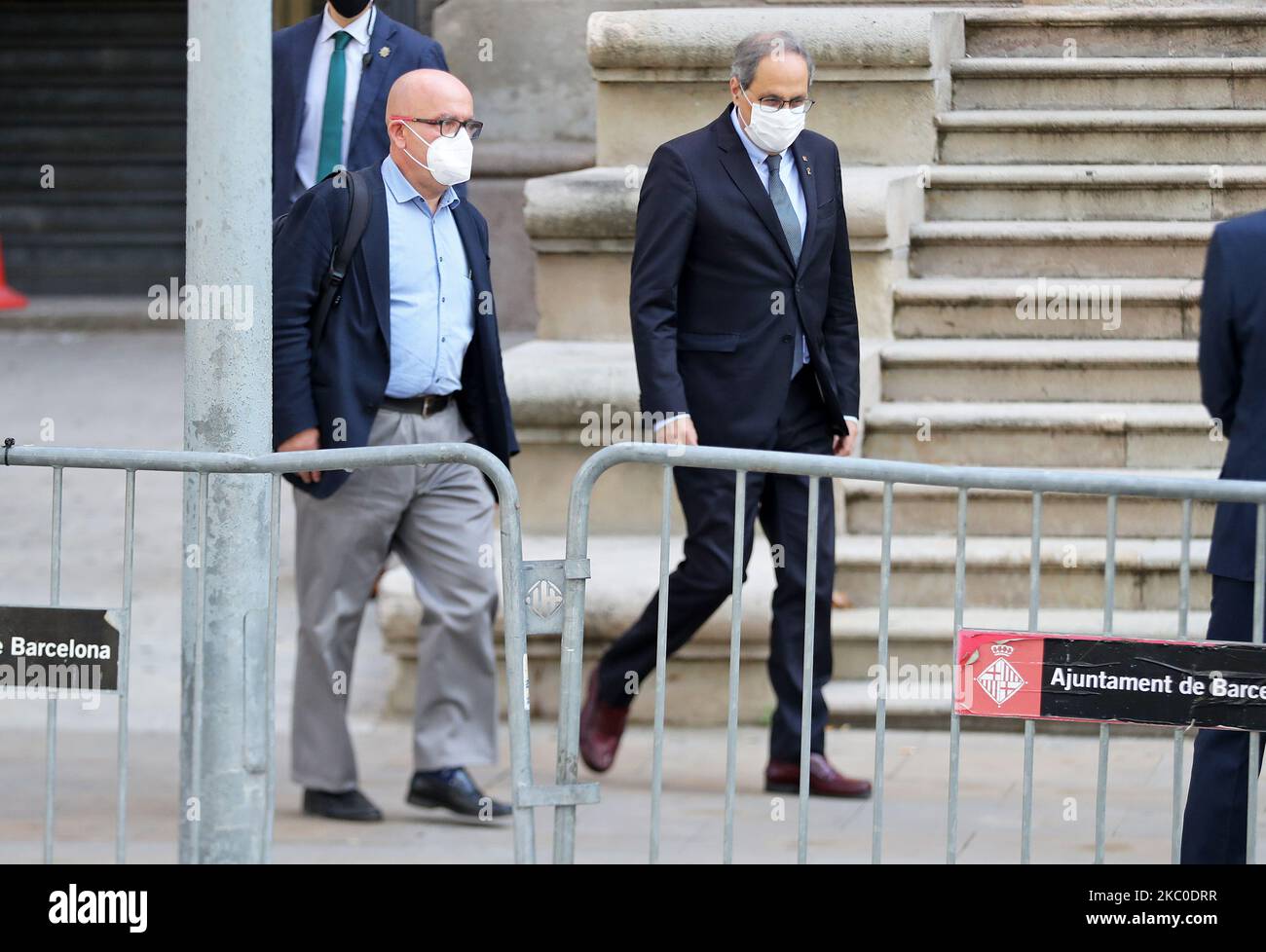 il presidente regionale catalano Quim Torra (R) e il suo avvocato Gonzalo Boye arrivano alla Corte superiore di Giustizia della Catalogna (TSJC) a Barcellona il 23 settembre 2020. (Foto di Joan Valls/Urbanandsport/NurPhoto) Foto Stock