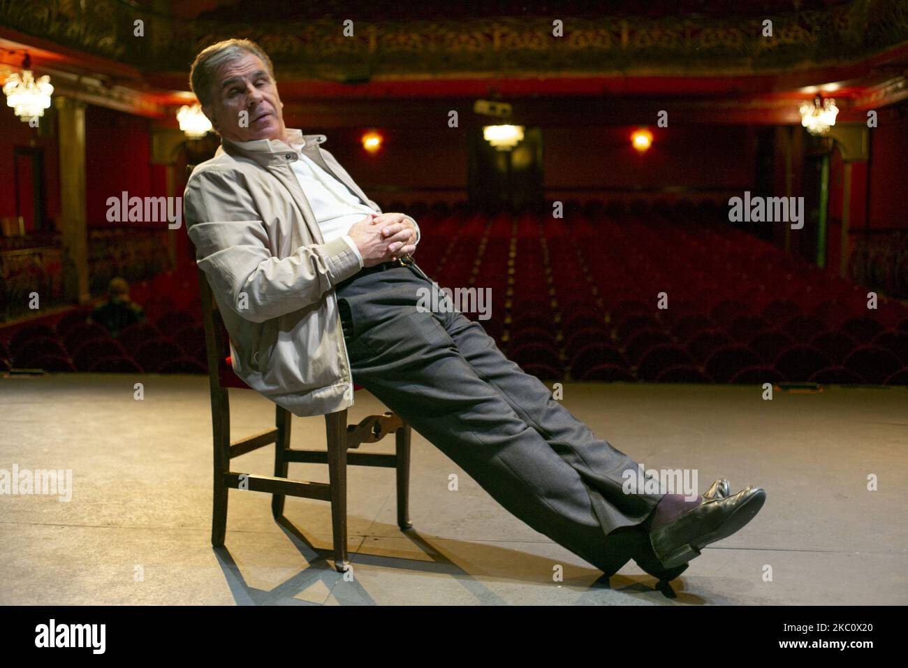 L'attore Pedro Ruiz posa durante la sessione di ritratto al Teatro Infanta Isabel il 30 settembre 2020 a Madrid, Spagna. (Foto di Oscar Gonzalez/NurPhoto) Foto Stock