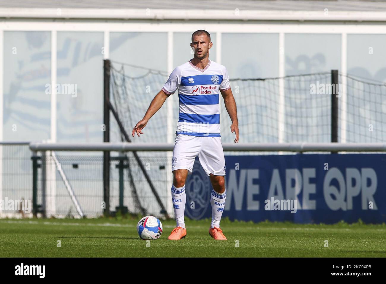 Dominic Ball of Queens Park Rangers durante il PL Professional Development League South Match Queens Park Rangers and Millwall presso l'Imperial College Ground di Hayes, Middlesex, Inghilterra, il 28 settembre, 2020. (Foto di Ian Randall/MI News/NurPhoto) Foto Stock