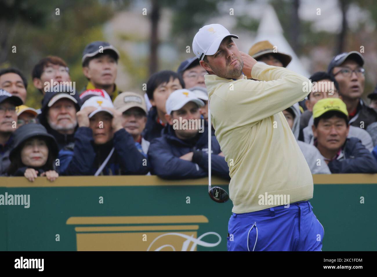 Il giocatore della squadra internazionale Marc Leishman si è tirato sul tee 4th durante il PGA Tour President Cup Single Match al Jack Nicklaus GC di Incheon, Corea del Sud, il 11 ottobre 2015. (Foto di Seung-il Ryu/NurPhoto) Foto Stock