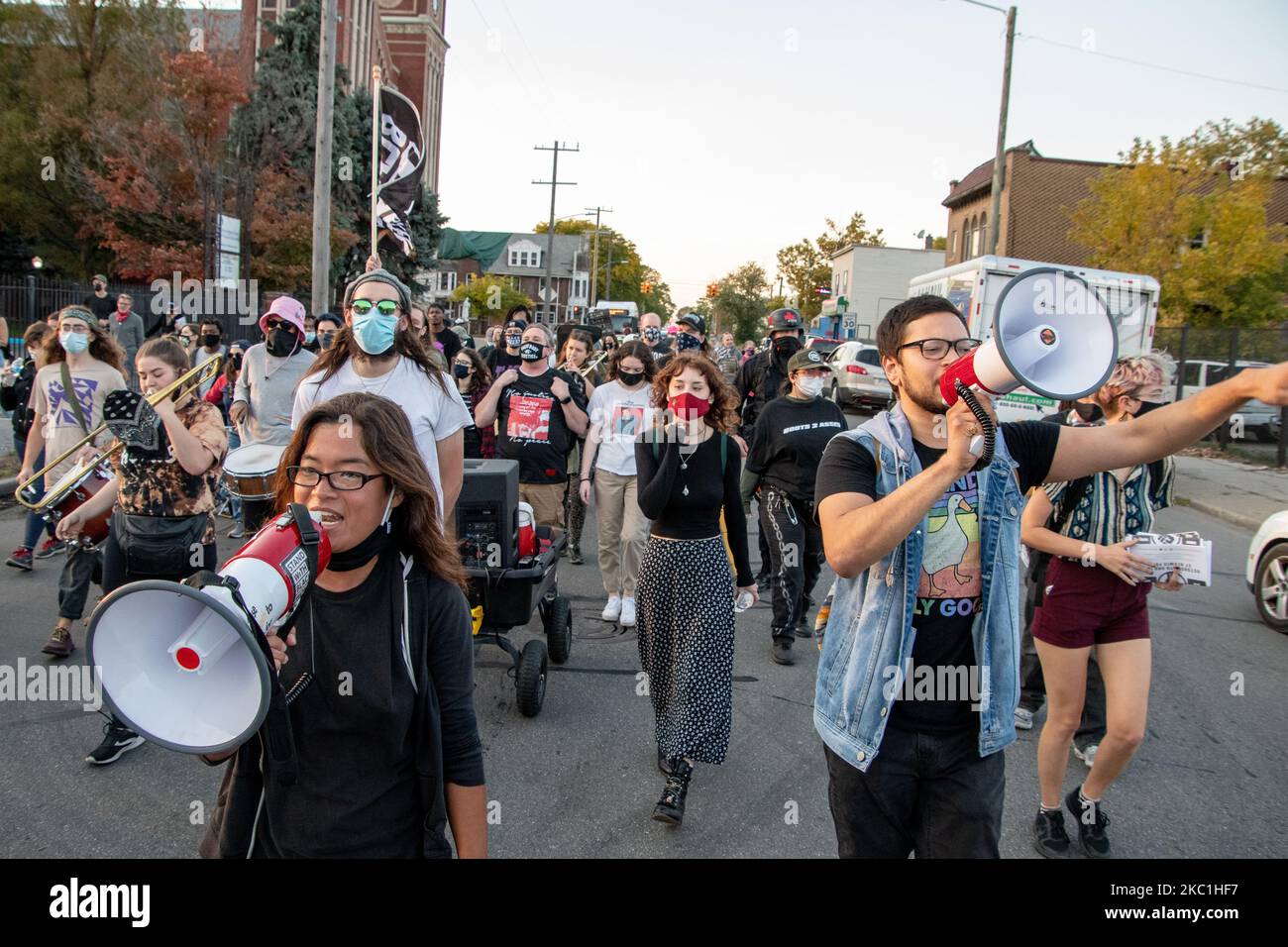 Venerdì 9 ottobre, 2020 Detroit si respirerà marciato per le strade del sud-ovest di Detroit per chiedere che le accuse vengano abolite e che la polizia sia responsabile per i cittadini che sono stati accolti con violenza nelle mani del Dipartimento di polizia di Detroit durante le riprese e chiedendo il numero di badge durante un arresto che si è verificato La sera del 26th settembre. (Foto di Adam J. Dewey/NurPhoto) Foto Stock