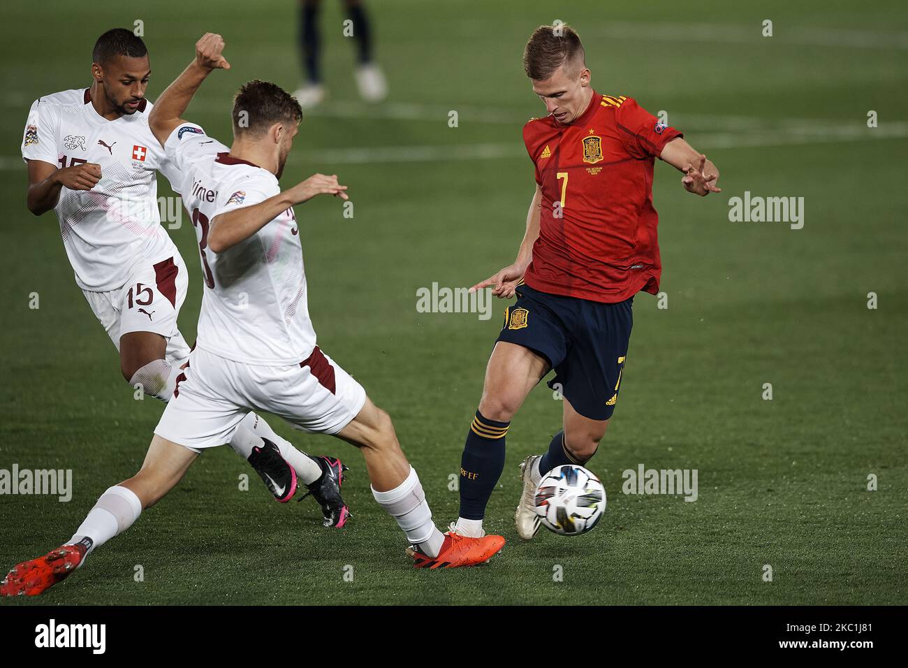 Dani Olmo (RasenBallsport Leipzig) di Spagna in azione durante la partita di gruppo della UEFA Nations League tra Spagna e Svizzera all'Estadio Alfredo di Stefano il 10 ottobre 2020 a Madrid, Spagna. (Foto di Jose Breton/Pics Action/NurPhoto) Foto Stock