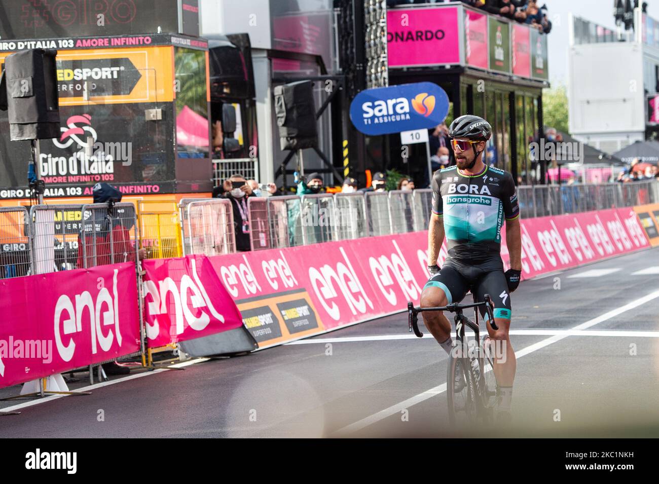 Peter Sagan del Team TEDESCO BORA Hansgohe festeggia dopo aver vinto il giro d'Italia 103rd, tappa dieci a 177 km da Lanciano a Tortoreto Lidoon 13 ottobre 2020 2020 a Tortoreto, Abruzzo. (Foto di Lorenzo di Cola/NurPhoto) Foto Stock