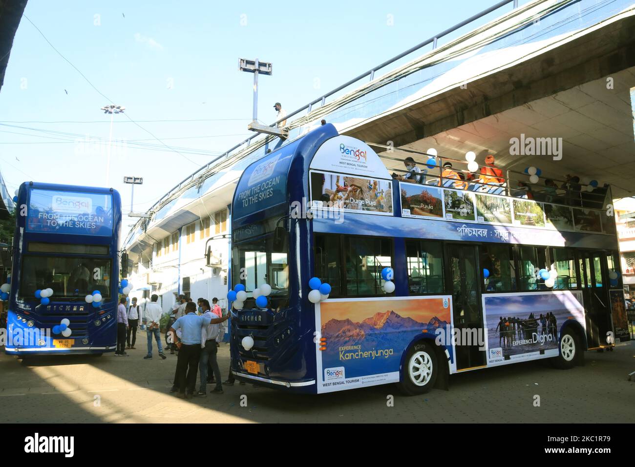 Il primo ministro del Bengala Occidentale Mamata Banerjee (non nelle immagini) inaugura autobus a due piani a Kolkata il 13,2020 ottobre. Gli autobus a due piani sono stati introdotti negli anni '1920s. L'era governo del fronte sinistro li ha eliminati all'inizio degli anni '1990s. Nel 2005, l'ultimo autobus è andato fuori dalle strade della città. Nel 2011, dopo essere venuto al potere, Banerjee ha diretto il reparto trasporti a riportare gli iconici autobus. I nuovi autobus avranno caratteristiche come porte automatiche, tavole di destinazione, pulsanti antipanico e telecamere CCTV. Mentre i vecchi autobus erano dotati di due porte, queste avranno una porta. Dei 51 posti Foto Stock
